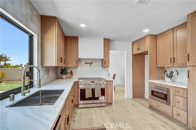 Detail Gallery Image 18 of 52 For 5231 Los Encantos Circle, La Palma,  CA 90623 - 5 Beds | 3 Baths