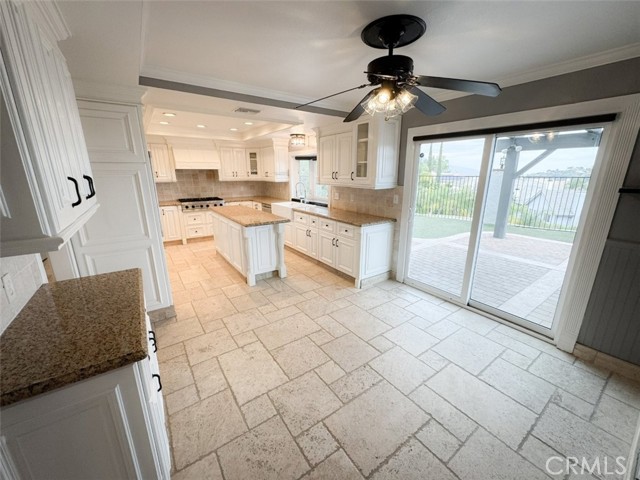 2315 Paseo De Cima, Glendale CA: https://media.crmls.org/medias/eeb1e34d-aea4-491a-824a-6de30975df35.jpg