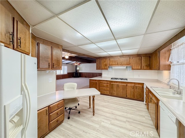 Detail Gallery Image 17 of 39 For 8536 Kern Canyon #218,  Bakersfield,  CA 93306 - 3 Beds | 2 Baths