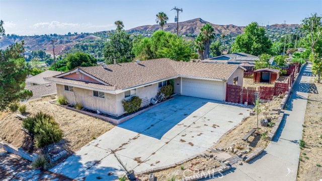 Detail Gallery Image 1 of 1 For 18739 Bainbury St, Canyon Country,  CA 91351 - 4 Beds | 2 Baths