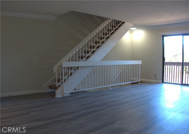 Detail Gallery Image 5 of 24 For 5250 Colodny Dr #12,  Agoura Hills,  CA 91301 - 3 Beds | 3/1 Baths