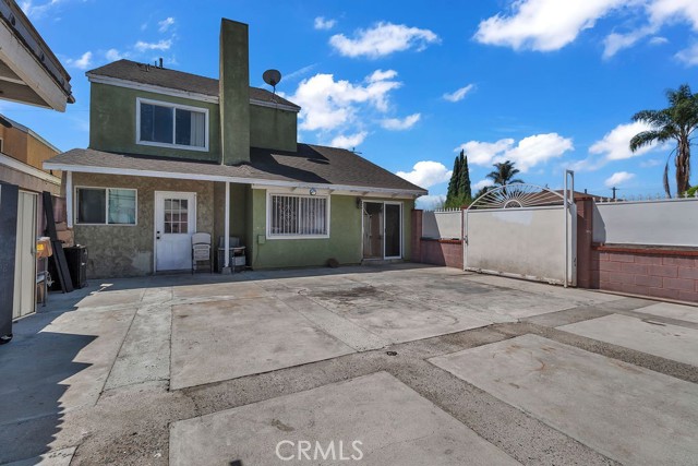 Detail Gallery Image 6 of 43 For 2503 Clarendon Ave, Huntington Park,  CA 90255 - 4 Beds | 2/1 Baths