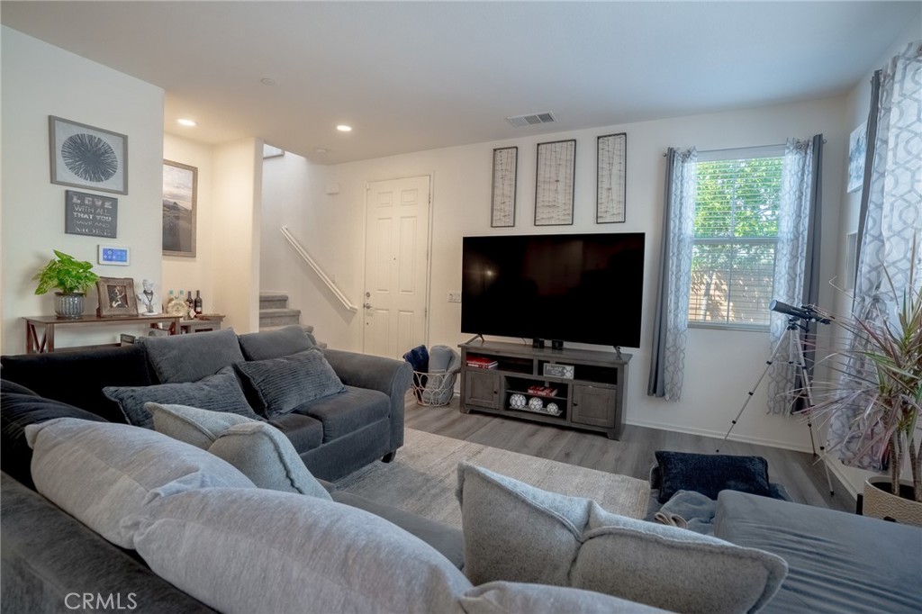 MLS #CV25196360 image #8