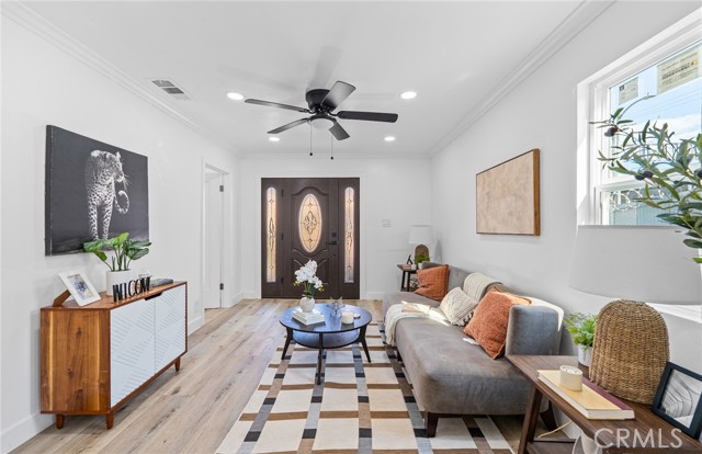 Detail Gallery Image 3 of 10 For 426 W 63rd, Los Angeles,  CA 90003 - 2 Beds | 1 Baths