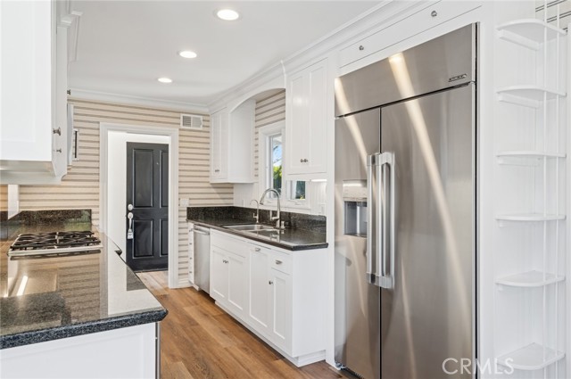 1912 Diana Ln, Newport Beach CA: https://media.crmls.org/medias/eeb43593-c905-422b-9f2c-b958d645ca04.jpg