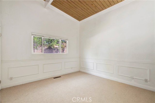 Detail Gallery Image 13 of 32 For 5102 Medina Rd, Woodland Hills,  CA 91364 - 2 Beds | 2 Baths