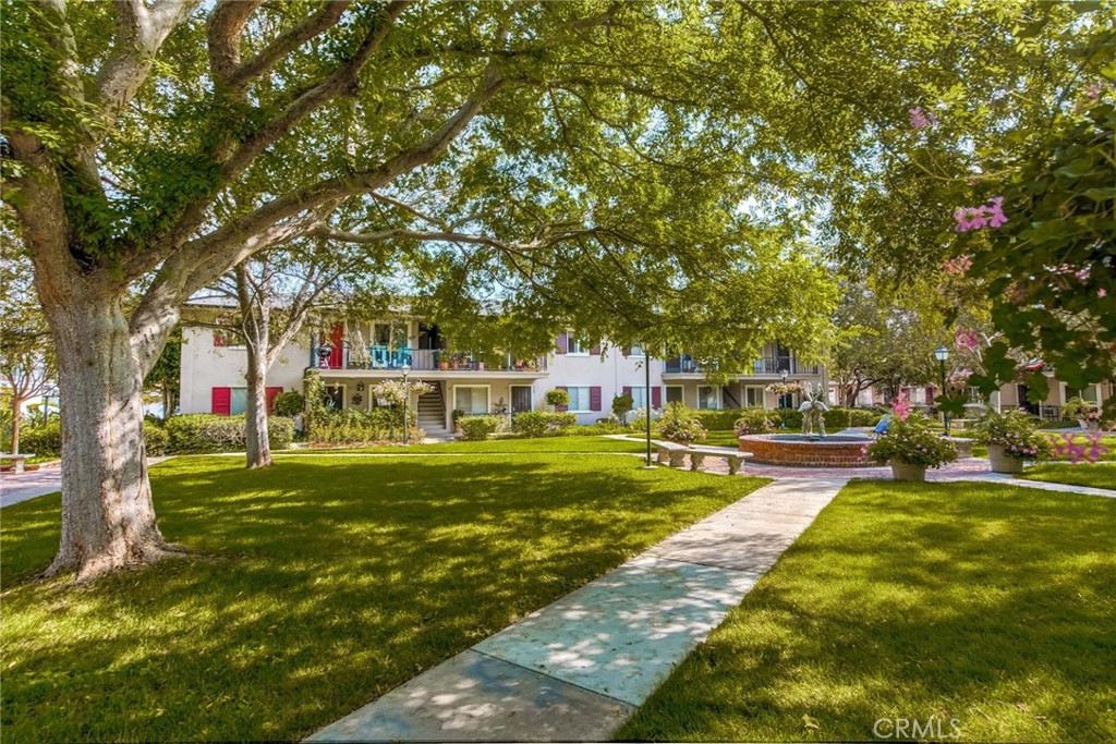 https://media.crmls.org/medias/eeb46b1e-f2c5-4903-88fe-1b25e3c15715.jpg?preset=X-Large