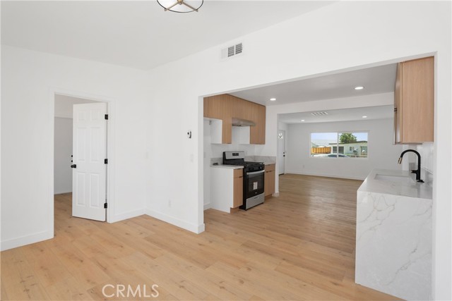 25742 7th Street, San Bernardino CA: https://media.crmls.org/medias/eeb4e0c0-e202-4895-bb98-fd420828b346.jpg