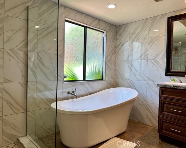 52295 Avenida Vallejo, La Quinta CA: https://media.crmls.org/medias/eeb5bf6b-0ca6-4b08-8443-7fd08b743d89.jpg