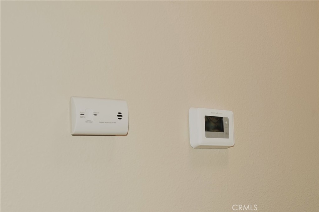 https://media.crmls.org/medias/eeb607cc-feba-41ec-9e60-be1eb45dabda.jpg?preset=X-Large