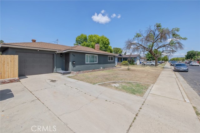 Detail Gallery Image 4 of 44 For 955 W San Gabriel Ave, Clovis,  CA 93612 - 2 Beds | 1 Baths