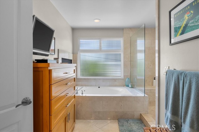 317 1st Place, Manhattan Beach, California 90266, 3 Bedrooms Bedrooms, ,2 BathroomsBathrooms,Residential,Sold,1st,SB24124776