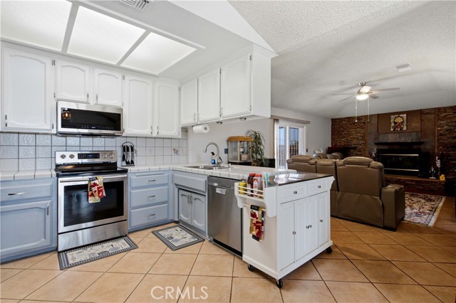 7851 Greenwood Ave, California City, CA 93505 photo 16