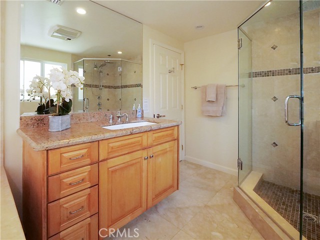 Detail Gallery Image 16 of 22 For 7030 Crest Rd, Rancho Palos Verdes,  CA 90275 - 5 Beds | 4 Baths