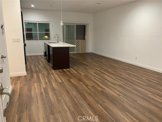 1057 circle city dr Circle, Corona CA: https://media.crmls.org/medias/eeb7294f-68e9-42aa-816c-e1f34153ad3a.jpg