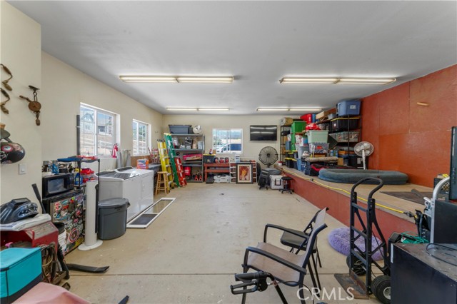 34037 Agua Dulce Canyon Road, Agua Dulce CA: https://media.crmls.org/medias/eeb7e682-3ed8-4b56-8662-d065837d03a2.jpg
