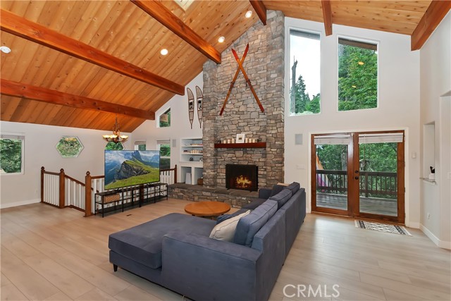 24586 Horst Drive, Crestline CA: https://media.crmls.org/medias/eeb8517c-c7c4-4705-86dc-ba61e8135a98.jpg