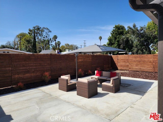 7543 Enfield Avenue, Reseda CA: https://media.crmls.org/medias/eeb87439-329a-47a9-811f-22675d4b25e2.jpg