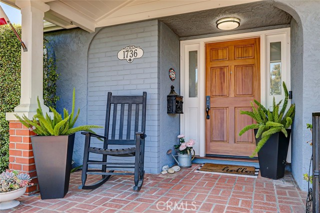 Detail Gallery Image 2 of 33 For 1736 1st St, Manhattan Beach,  CA 90266 - 3 Beds | 2 Baths