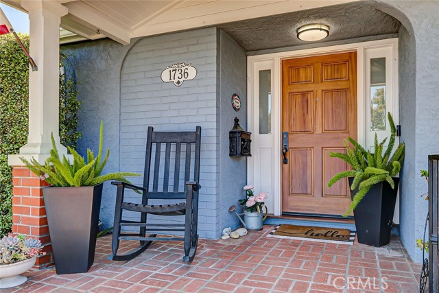 1736 1st Street, Manhattan Beach, California 90266, 3 Bedrooms Bedrooms, ,2 BathroomsBathrooms,Residential,Sold,1st,SB24091242