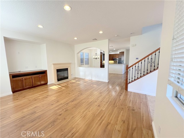 Detail Gallery Image 3 of 22 For 877 Havasu St, Corona,  CA 92880 - 4 Beds | 2/1 Baths