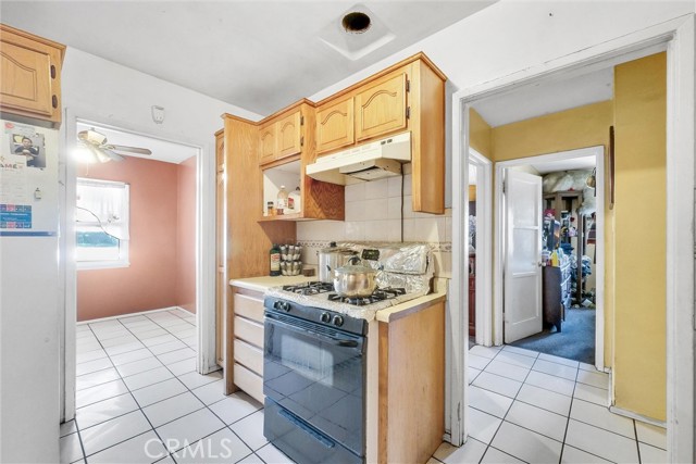 Detail Gallery Image 10 of 32 For 913 S Lincoln Ave, Corona,  CA 92882 - 3 Beds | 1 Baths