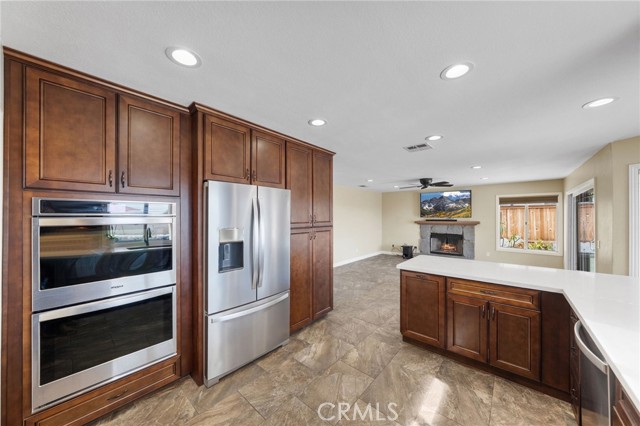 23573 Spindle Way, Murrieta CA: https://media.crmls.org/medias/eeba46af-b9d4-4b97-80cb-79b8383d9248.jpg