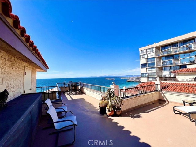 555 Esplanade, Redondo Beach, California 90277, 2 Bedrooms Bedrooms, ,2 BathroomsBathrooms,Residential,Sold,Esplanade,SB23039373