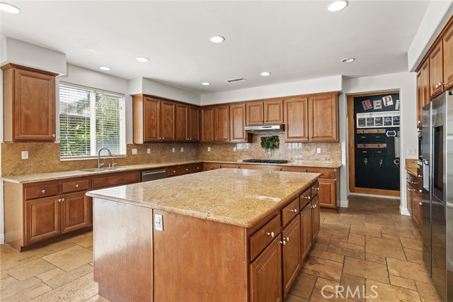 28481 Scenic Bay Cove, Menifee CA: https://media.crmls.org/medias/eebb80e9-d545-497d-8f64-ed0fc13620ce.jpg