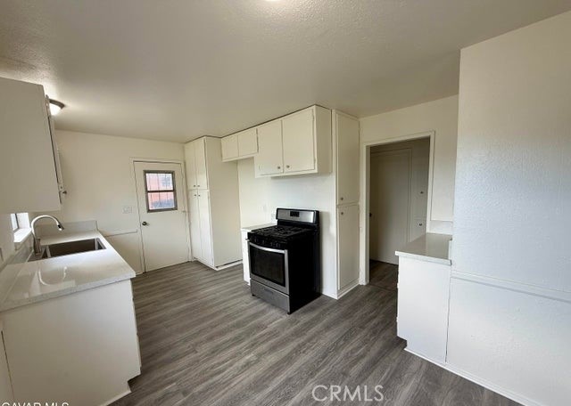 Detail Gallery Image 3 of 8 For 44411 Kingtree, Lancaster,  CA 93534 - 3 Beds | 1 Baths