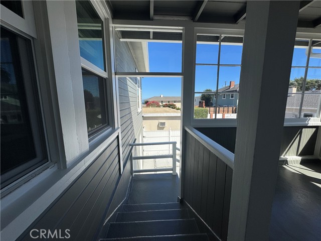 450 W 38th Street, San Pedro CA: https://media.crmls.org/medias/eebc8c16-ff89-46c1-aac0-8203a2a6d773.jpg
