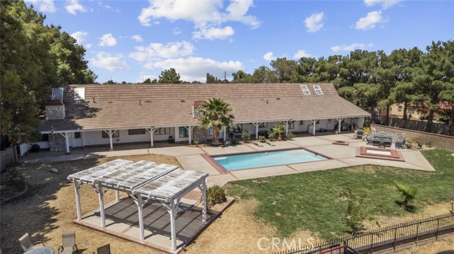 2556 W Avenue N 4, Palmdale CA: https://media.crmls.org/medias/eebe0743-00db-4e2e-aa0f-fcb0e444a63f.jpg