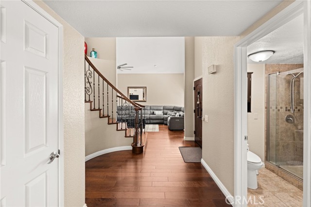 40 Country Wood Drive, Phillips Ranch CA: https://media.crmls.org/medias/eebe0f2f-6b09-4dd1-9a3c-61e8e48369d7.jpg