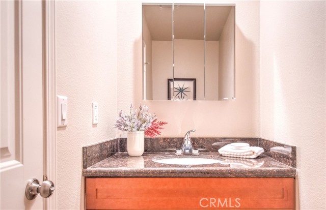 Detail Gallery Image 7 of 20 For 799 Center St, Costa Mesa,  CA 92627 - 3 Beds | 2/1 Baths