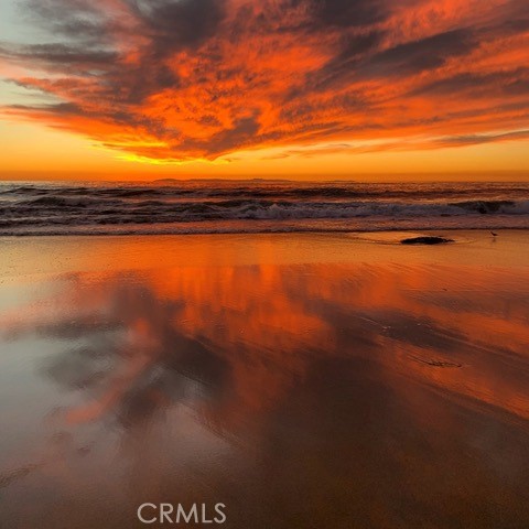 https://media.crmls.org/medias/eebe3b34-df59-43e7-8f35-6b34f8208372.jpg?preset=X-Large