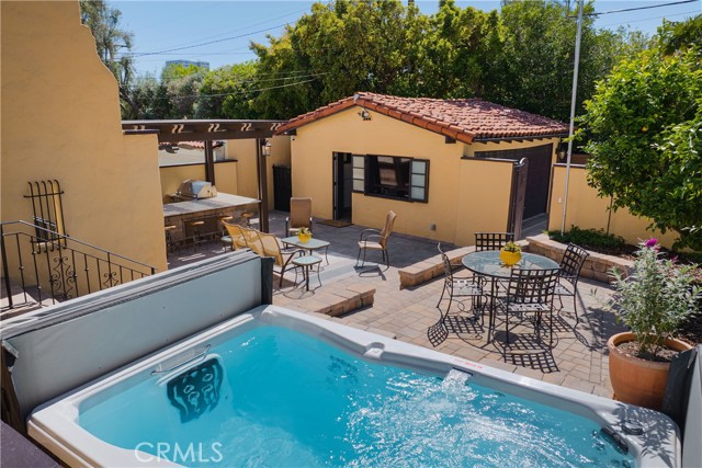 516 E Stocker Street, Glendale CA: https://media.crmls.org/medias/eebe4bba-d75d-4d33-b7bd-c6e850509a50.jpg