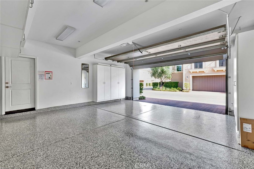 MLS #OC25248388 image #32