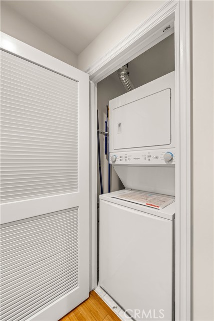Detail Gallery Image 27 of 37 For 15206 Burbank Bld #104,  Sherman Oaks,  CA 91411 - 2 Beds | 2/1 Baths