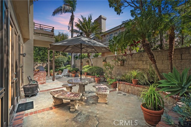 6260 Napoli Court, Long Beach CA: https://media.crmls.org/medias/eec05aa9-9e27-4f01-9831-2fd2601b0ab0.jpg