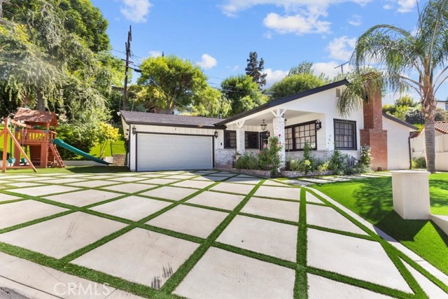 5201 Sale Avenue, Woodland Hills CA: https://media.crmls.org/medias/eec09c9f-e8a5-4ea1-97bb-4aa3c554b1c4.jpg