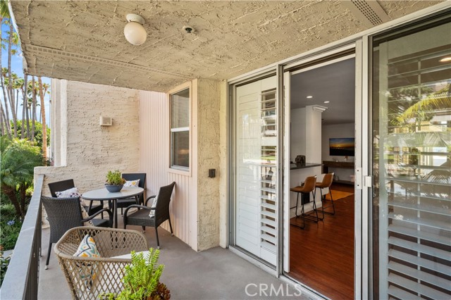 Detail Gallery Image 32 of 66 For 555 Esplanade #320,  Redondo Beach,  CA 90277 - 2 Beds | 2 Baths