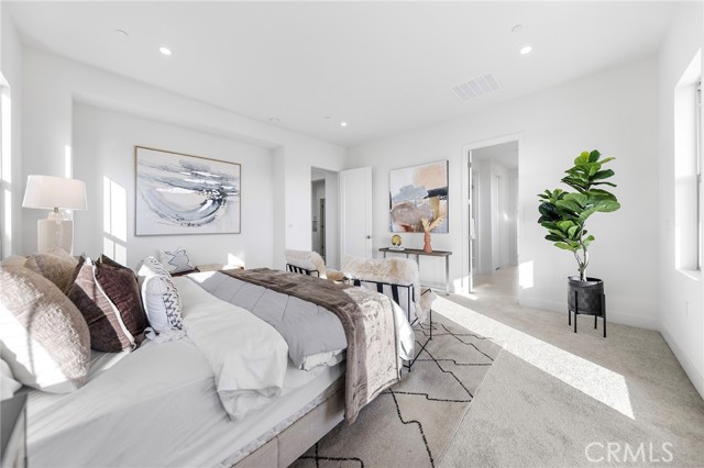 118 sunnybank Boulevard, Irvine CA: https://media.crmls.org/medias/eec13e91-6f94-4a98-9fc0-b28340062d84.jpg