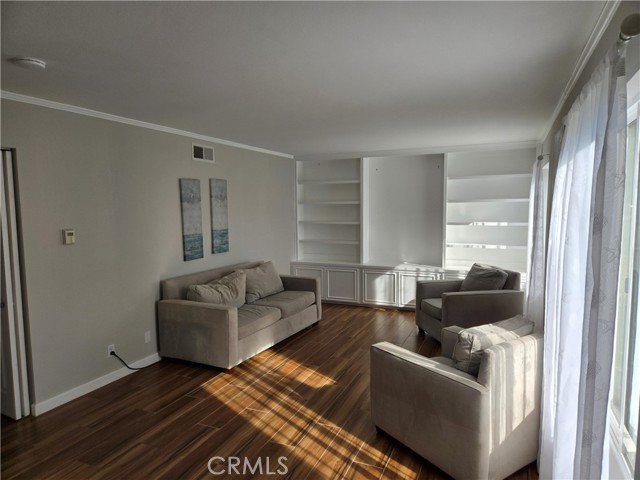 Detail Gallery Image 5 of 7 For 8142 Foxhall, Huntington Beach,  CA 92646 - 3 Beds | 2/1 Baths