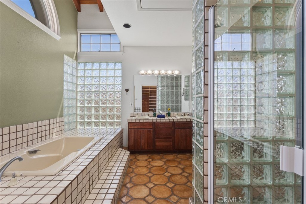 MLS #OC25239454 image #21