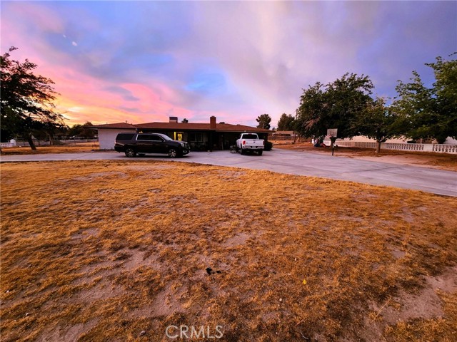 Detail Gallery Image 2 of 12 For 15433 Idaho Ln, Apple Valley,  CA 92307 - 4 Beds | 3 Baths