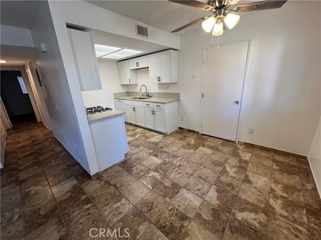 Detail Gallery Image 5 of 20 For 1251 S Meadow Ln #167,  Colton,  CA 92324 - 2 Beds | 2 Baths