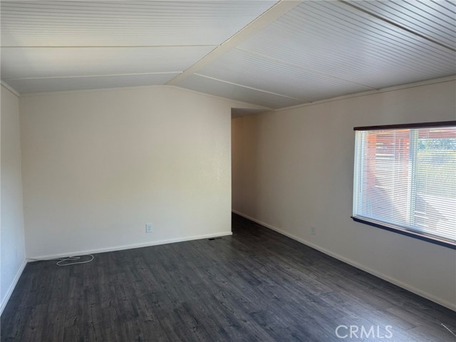 375 E State Highway 20, Upper Lake CA: https://media.crmls.org/medias/eec3cc38-e4fa-4a35-9883-adb4ba74a1c0.jpg