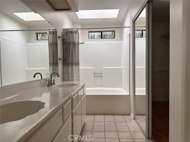 10751 Sonora Avenue, Rancho Cucamonga CA: https://media.crmls.org/medias/eec400bc-e3af-4b23-bd87-0c55c86ac150.jpg