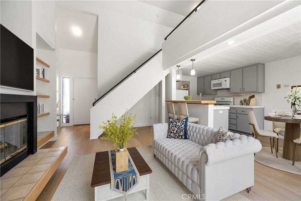 411 E Foothill Boulevard #9