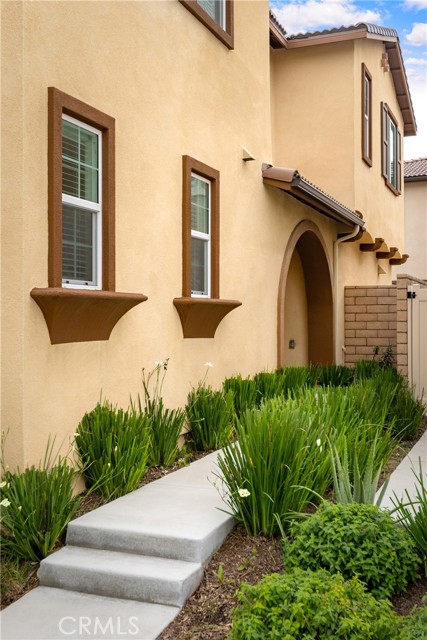 Detail Gallery Image 3 of 55 For 2972 E Calgary St, Ontario,  CA 91761 - 4 Beds | 3 Baths